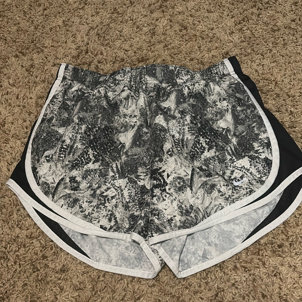 Women’s Nike Running Shorts - Picture 1 of 4